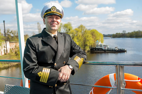 Круизный теплоход "Белая Русь" отправляется из Бреста в первый рейс по Полесью Круизный теплоход "Белая Русь" отправляется из Бреста в первый рейс по Полесью