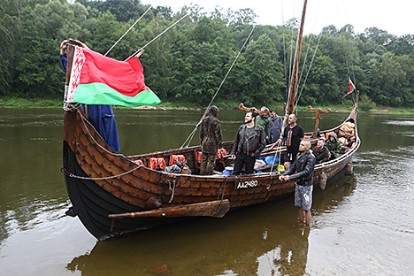 Команда энтузиастов пройдет на старинном драккаре по Неману от Гродно до Балтийского моря