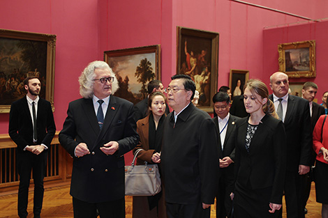 Чжан Дэцзян посетил Национальный художественный музей Беларуси