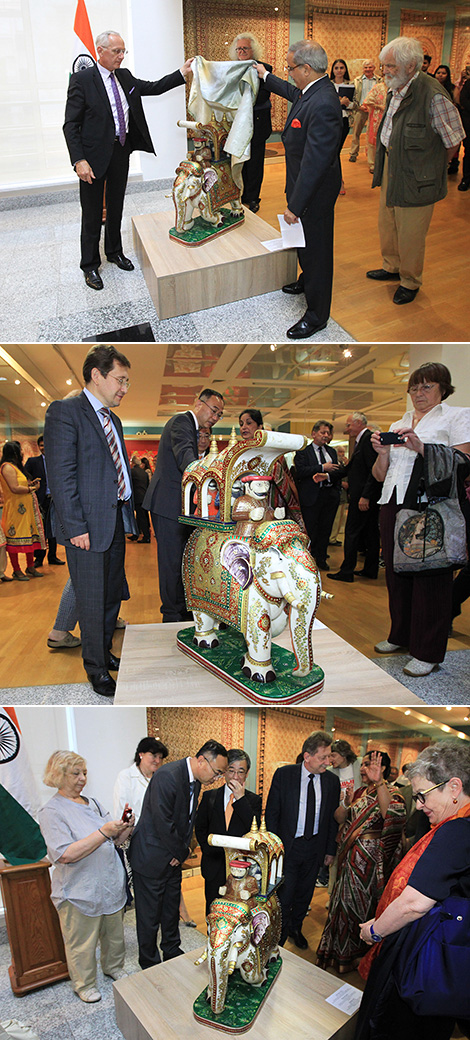 Две скульптуры слонов индийских мастеров пополнили коллекцию НХМ