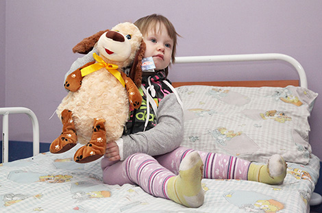 Новогодние подарки от Президента вручены пациентам Могилевской областной детской больницы