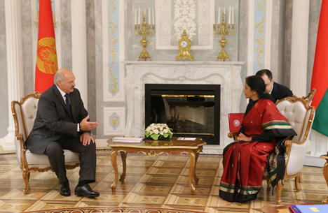 Министр торговли и промышленности Индии Нирмала Ситхараман во время встречи с Президентом Беларуси Александром Лукашенко