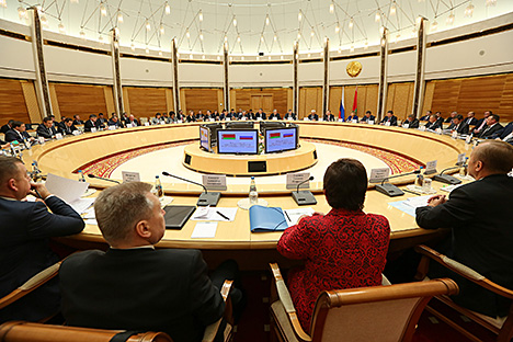 Беларусь предлагает Санкт-Петербургу развивать партнерство в сфере инвестиций и кооперации производств