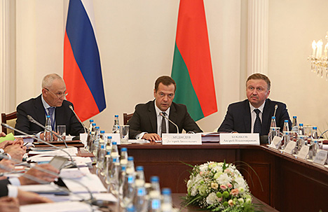Медведев считает необходимым обеспечить координацию усилий в Союзном государстве и ЕАЭС