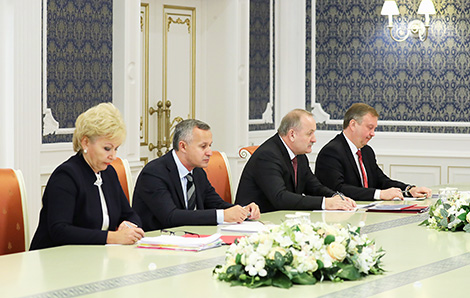 Лукашенко: Деятельность банков должна максимально учитывать интересы национальной экономики