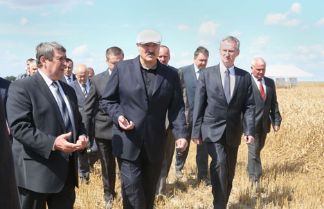 Лукашенко: Ни в коем случае нельзя допустить выпуска некачественных товаров