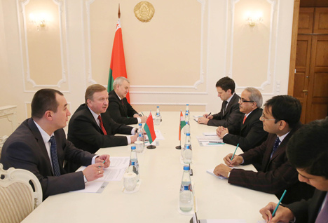 Премьер-министр Андрей Кобяков на встрече с послом Индии в Беларуси Панкаджем Саксеной