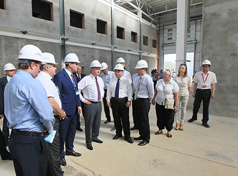 Кобяков высоко оценил качество собираемых в Беларуси автомобилей Geely