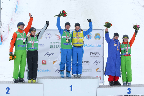 Церемония награждения победителей и призеров заключительного этапа Кубка мира по фристайлу