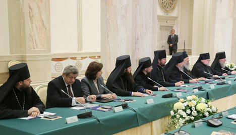 Лукашенко: Государство, церковь и общество должны вместе возрождать памятники истории и культуры