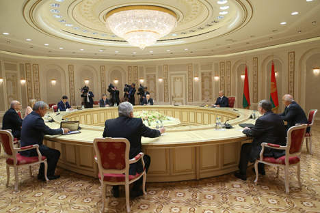Лукашенко: Беларусь и Россия адекватно реагируют на усиление НАТО у границ Союзного государства