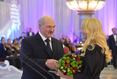 Благодарность Президента объявлена заместителю главного директора главной дирекции телеканала "Беларусь 1" Ольге Шлягер