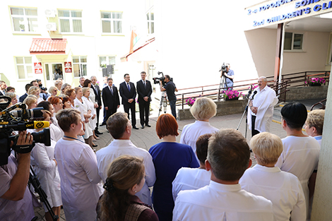 Лукашенко: в Беларуси пока нет необходимости вводить обязательную вакцинацию от COVID-19