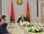 "Никто никого не наклонит" - Лукашенко назвал притянутыми за уши разговоры об объединении с Россией