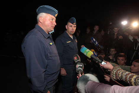Гвардии полковники Андрей Рачков и Александр Карев, выполнявшие ночную посадку Су-25