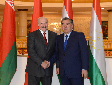 Лукашенко: Беларусь готова помогать Таджикистану в любую минуту