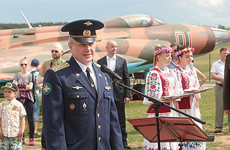 Павильон "Космос" торжественно открылся на Боровой. Космонавт Олег Новицкий 