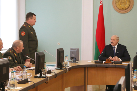 Лукашенко: Только всенародный характер обороны может гарантировать успешную защиту государства
