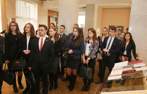 Шамаль: Молодежный парламент высказывает интересные идеи при подготовке законопроектов