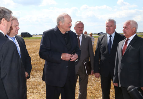 Лукашенко: Ни в коем случае нельзя допустить выпуска некачественных товаров