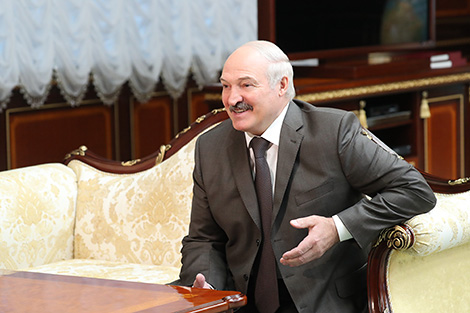 Лукашенко предлагает консорциуму "Альфа-Групп" расширять присутствие в Беларуси