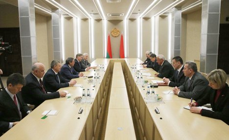 Chairman of the Council of the Republic of the National Assembly of Belarus Mikhail Myasnikovich during the meeting with Novosibirsk Oblast Governor Vladimir Gorodetsky Chairman of the Council of the Republic of the National Assembly of Belarus Mikhail Myasnikovich during the meeting with Novosibirsk Oblast Governor Vladimir Gorodetsky