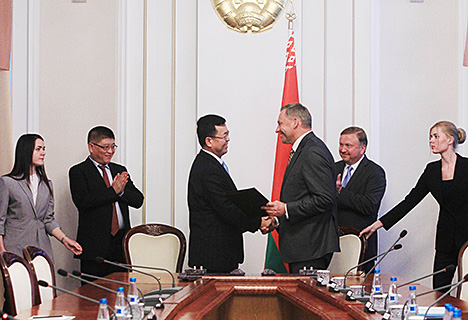 Unprecedented project: Belarus, China set up investment fund