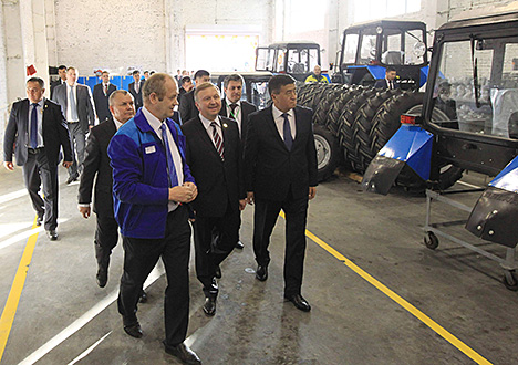 Kobyakov, Jeenbekov open MTZ assembly plant in Bishkek