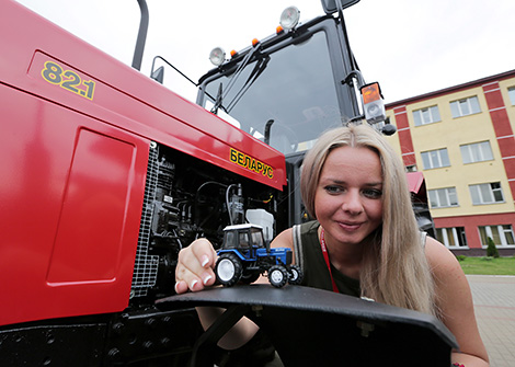 Belarus, Russia considering jointly exporting Cherepovets-made MTZ tractors