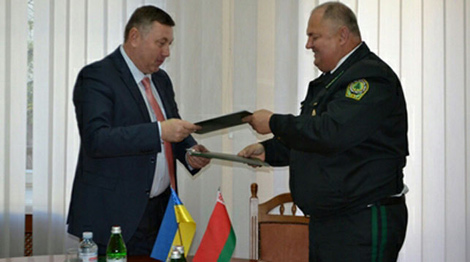 Vladimir Bondar and Leonid Demyanik. Photo of the Ministry of Forestry of the Republic of Belarus