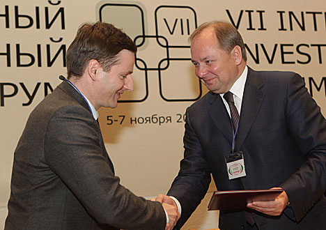 Deputy Governor of Mogilev Oblast Viktor Nekrashevich and the head of Cameliaside Limited company Torsen Merkel 