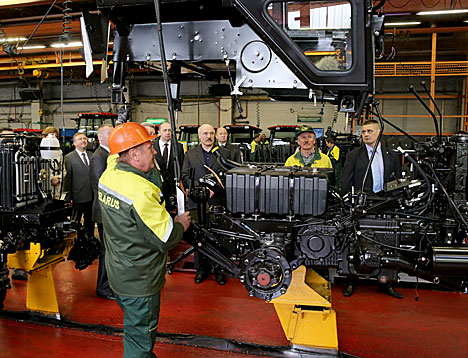 Lukashenko visited OAO Minsk Tractor Works