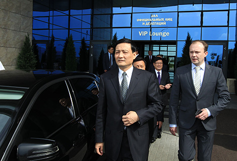 Xiao Yaqing, Chairman of the State-owned Assets Supervision and Administration Commission at China’s State Council, at Minsk National Airport