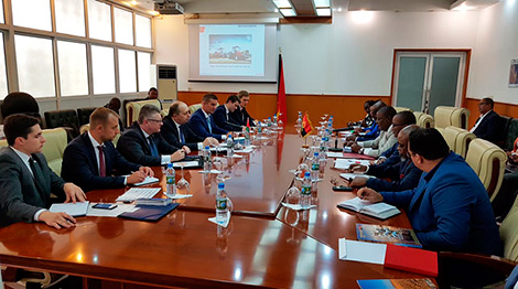 Belarus suggests mechanical engineering, agricultural projects to Angola