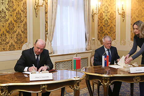 Cooperation agreements were signed between the chambers of commerce of Belarus and Slovakia, between the Belarusian National Agency for Investment and Privatization and the Slovak Agency for Development, Investment and Trade Cooperation agreements were signed between the chambers of commerce of Belarus and Slovakia, between the Belarusian National Agency for Investment and Privatization and the Slovak Agency for Development, Investment and Trade