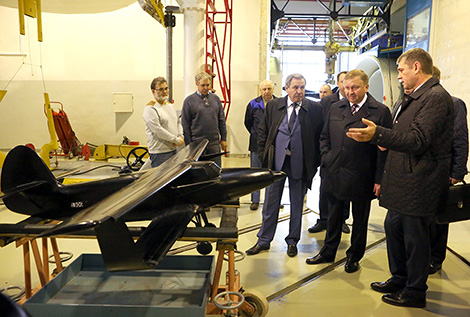 Belarusian Prime Minister Andrei Kobyakov visits Chaplygin Siberian Aeronautical Research Institute