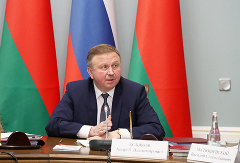 Кобяков: Беларусь и Россия продолжат сокращать барьеры и ограничения во взаимной торговле 