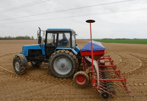 Лукашенко: На отечественной технике можно работать эффективно