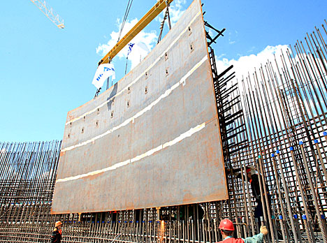 Первый элемент защитной оболочки реактора БелАЭС