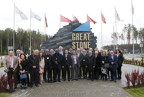 Почетные консулы Беларуси посетили "Великий камень"