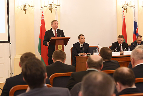 Премьер-министр Беларуси Андрей Кобяков на белорусско-словацком бизнес-форуме в Братиславе