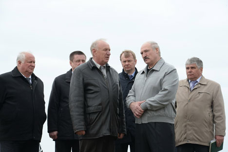 Лукашенко: На отечественной технике можно работать эффективно