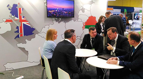 Беларусь пригласила представителей британских компаний посетить предприятия деревообработки