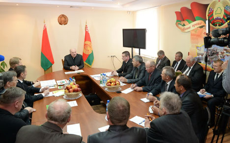 Лукашенко: Беларусь прошла большой путь развития села, вложив в него за десять лет $45 млрд