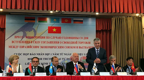 Мукай Кадыркулов выступает на мероприятии. Фото ЕЭК