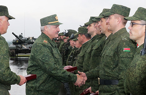 Лукашэнка аб'явіў падзяку ўдзельнікам вучэння "Захад-2017"