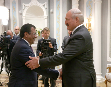 Лукашэнка: Беларусь мае намер прыкласці максімум намаганняў для нарошчвання гандлю з ААЭ