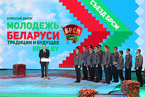 Лукашэнка: Дзяржава зробіць усё для рэалізацыі мер па паляпшэнні становішча моладзі