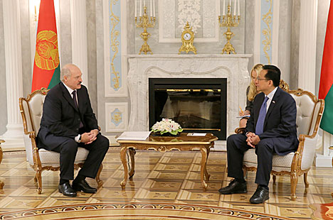 Лукашэнка лічыць важным развіццё міжрэгіянальнага супрацоўніцтва з Інданезіяй