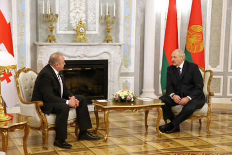 Лукашэнка: Беларусь гатова супрацоўнічаць з Грузіяй ва ўсіх сферах, прыўносячы ў адносіны самыя добрыя эмоцыі